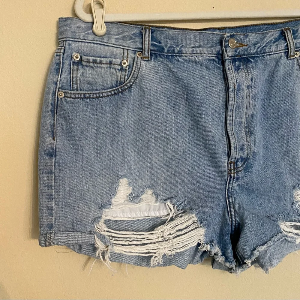 ASOS High Waisted Distressed Denim Shorts Light-Wash 100% Cotton WO14 - Picture 4 of 12